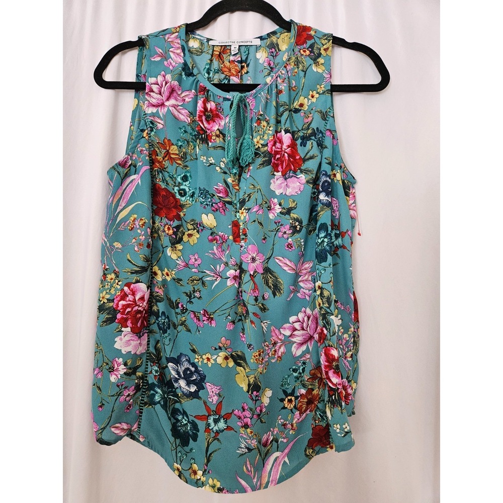 Collective Concepts Tank Top‎ M  Green Floral Split Tie Neck Ladder Stitch Trim